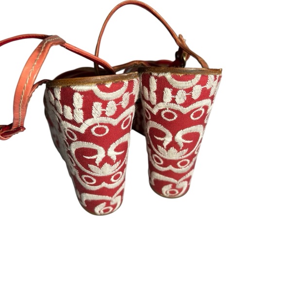 Miu Miu Floral Red Embroidered Ankle Strap Platform Wedge Az 39 - Picture 10 of 16